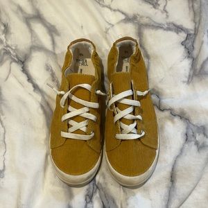 Time and true womens yellow slip on shoe! Size 9 1/2